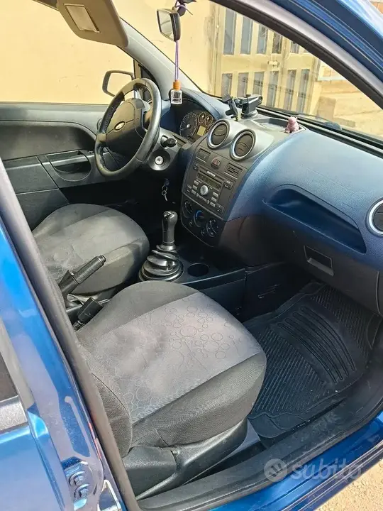 Ford Fiesta 2007 photo 4