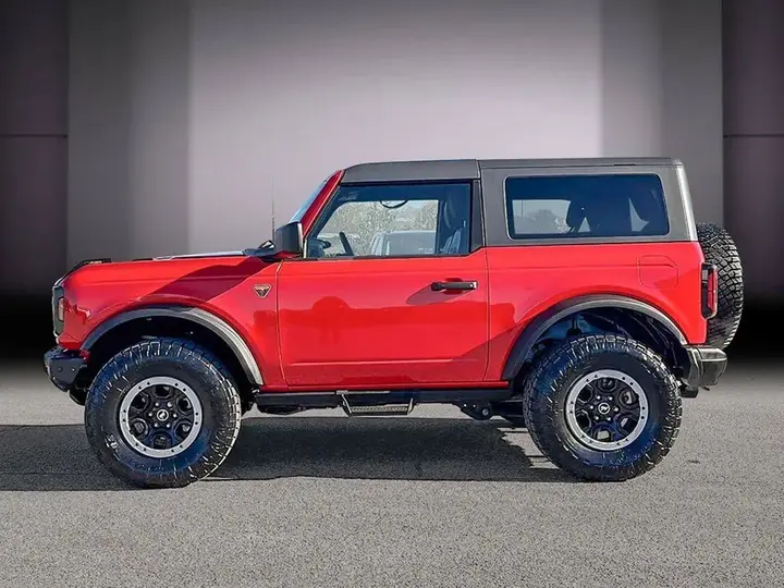 Ford Bronco 2024 photo 2