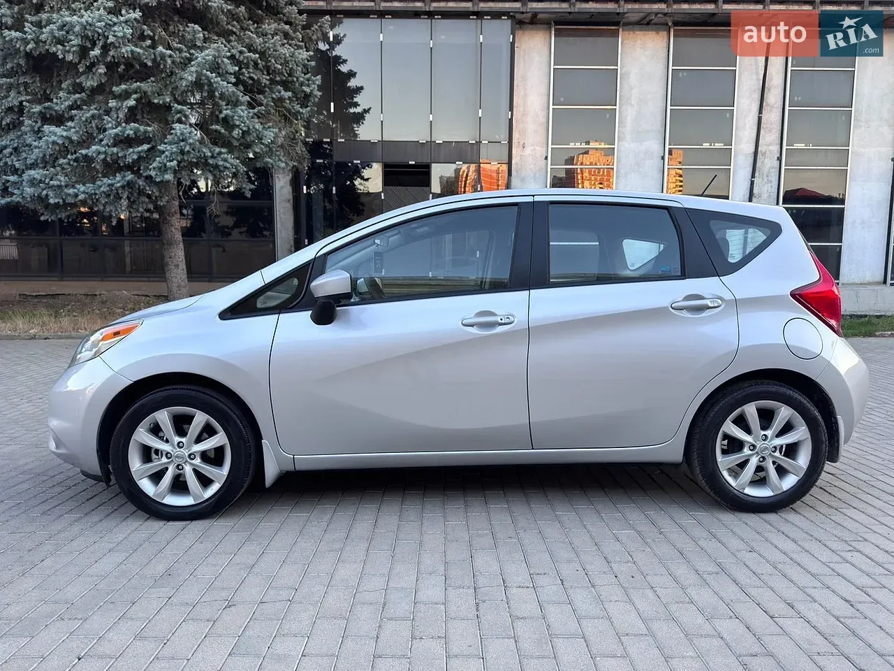 Nissan Versa Note 2014 photo 3