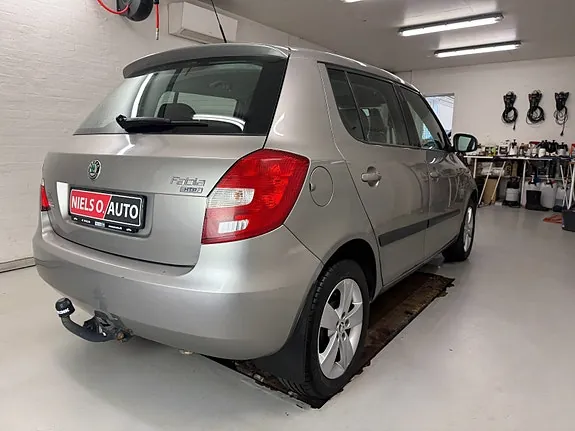 Skoda Fabia 2008 photo 4