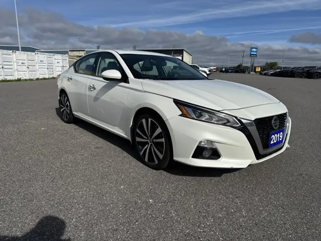 Nissan Altima 2019 photo 2