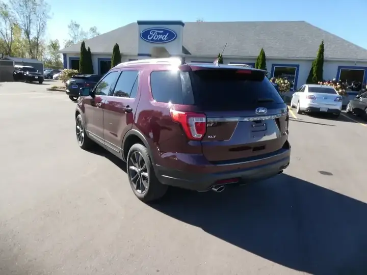 Ford Explorer 2018 photo 3