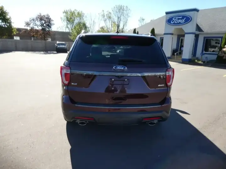 Ford Explorer 2018 photo 4
