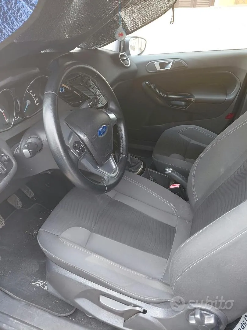 Ford Fiesta 2014 photo 2