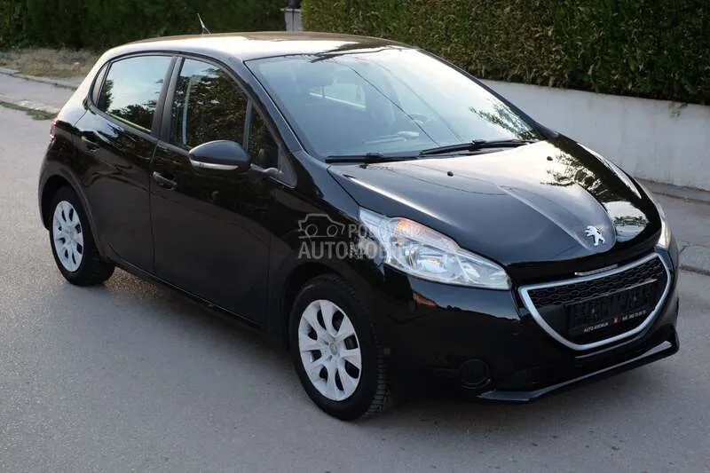Peugeot 208 2012 photo 4