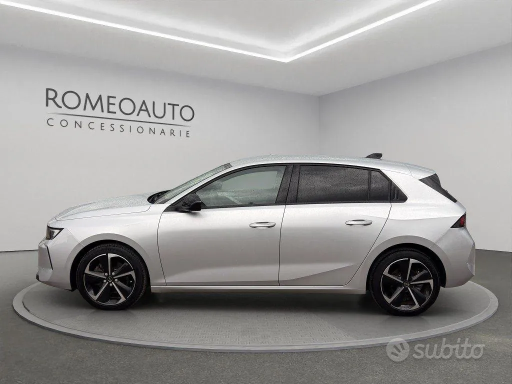 Opel Astra 2024 photo 3