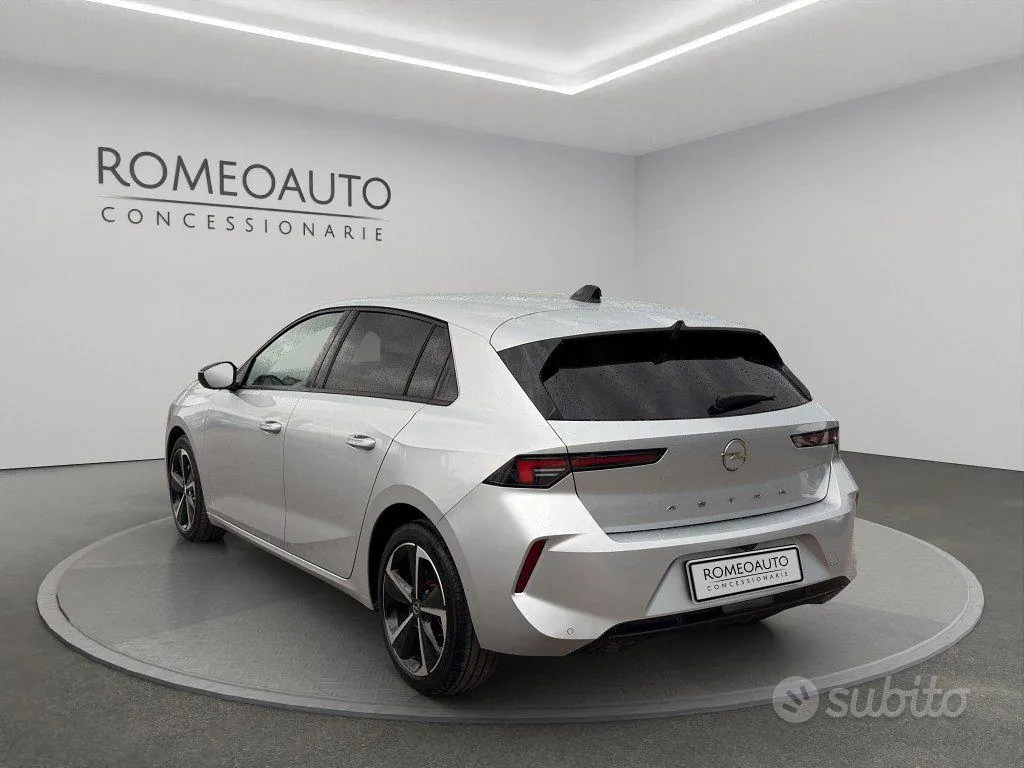 Opel Astra 2024 photo 4