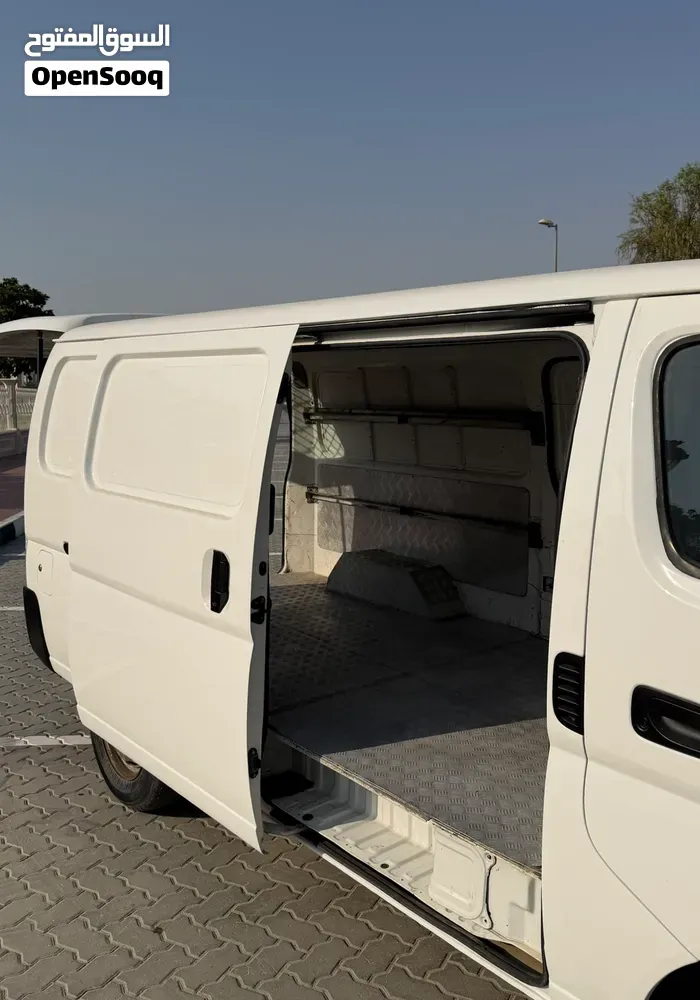 Nissan Urvan 2009 photo 3