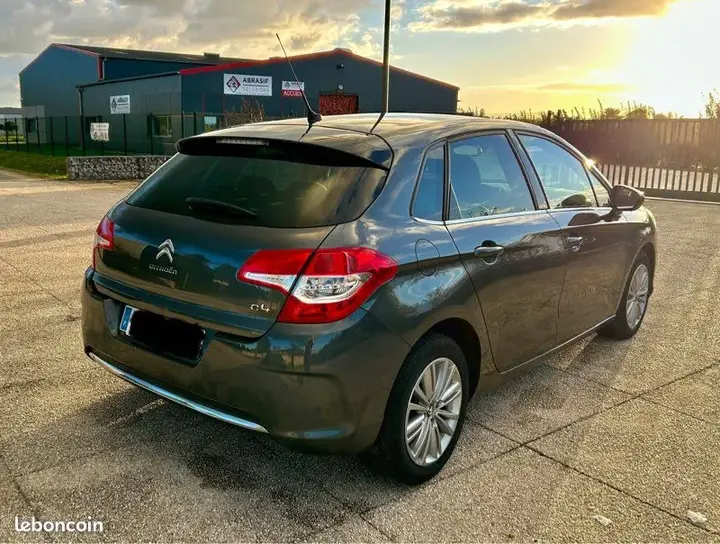 Citroen C4 2012 photo 2