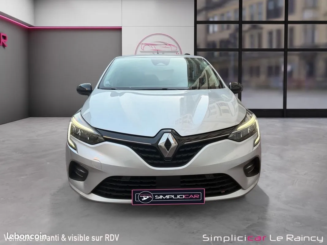 Renault Clio 2023 photo 2