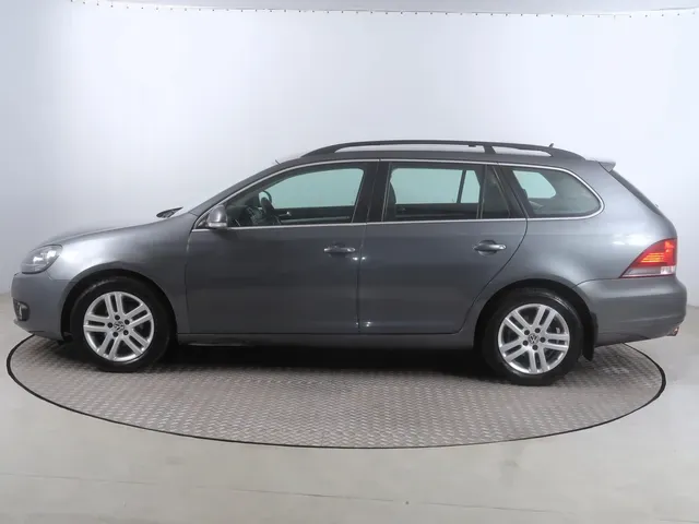 Volkswagen Golf Variant 2012 photo 2