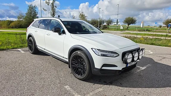 Volvo V90 Cross Country