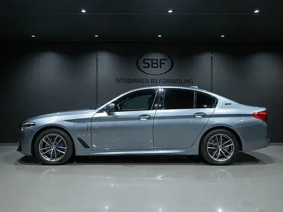 BMW 530E 2018 photo 2