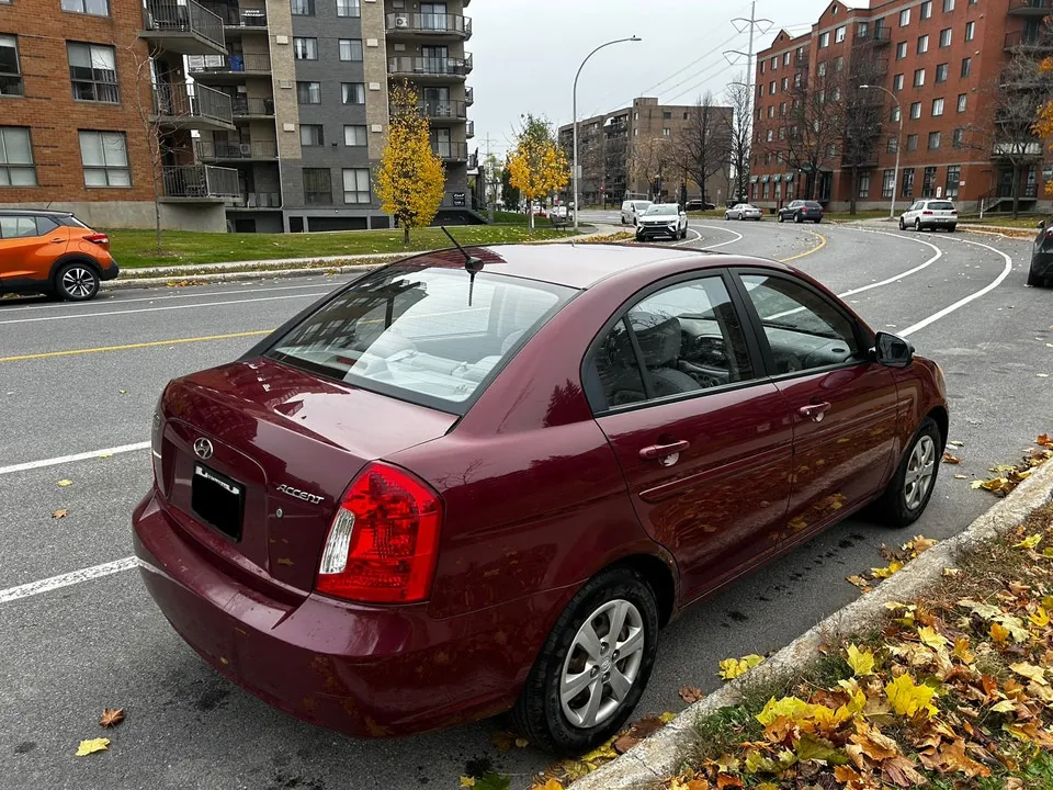 Hyundai Accent 2010 photo 3