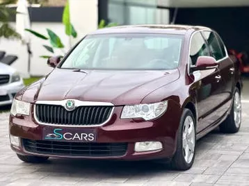 Skoda Superb 2009 photo 2
