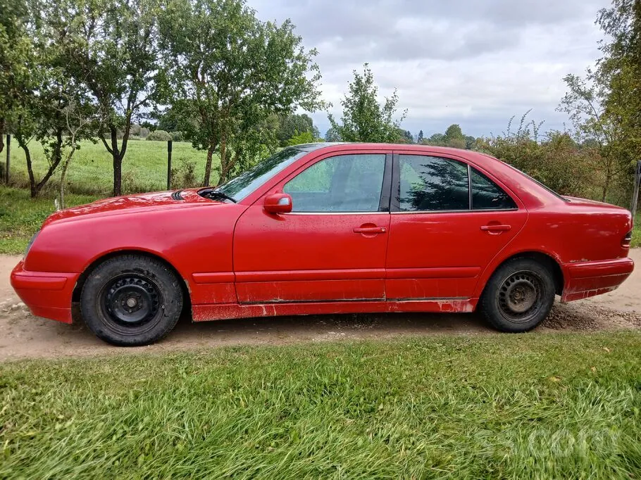 Mercedes-Benz E220