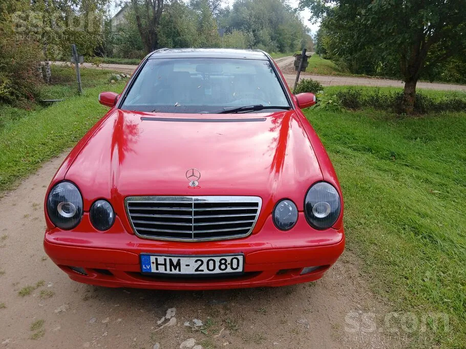 Mercedes-Benz E220 1999 photo 4