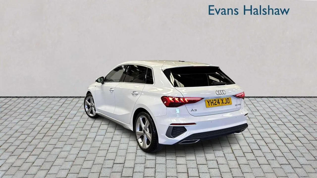 Audi A3 2024 photo 2