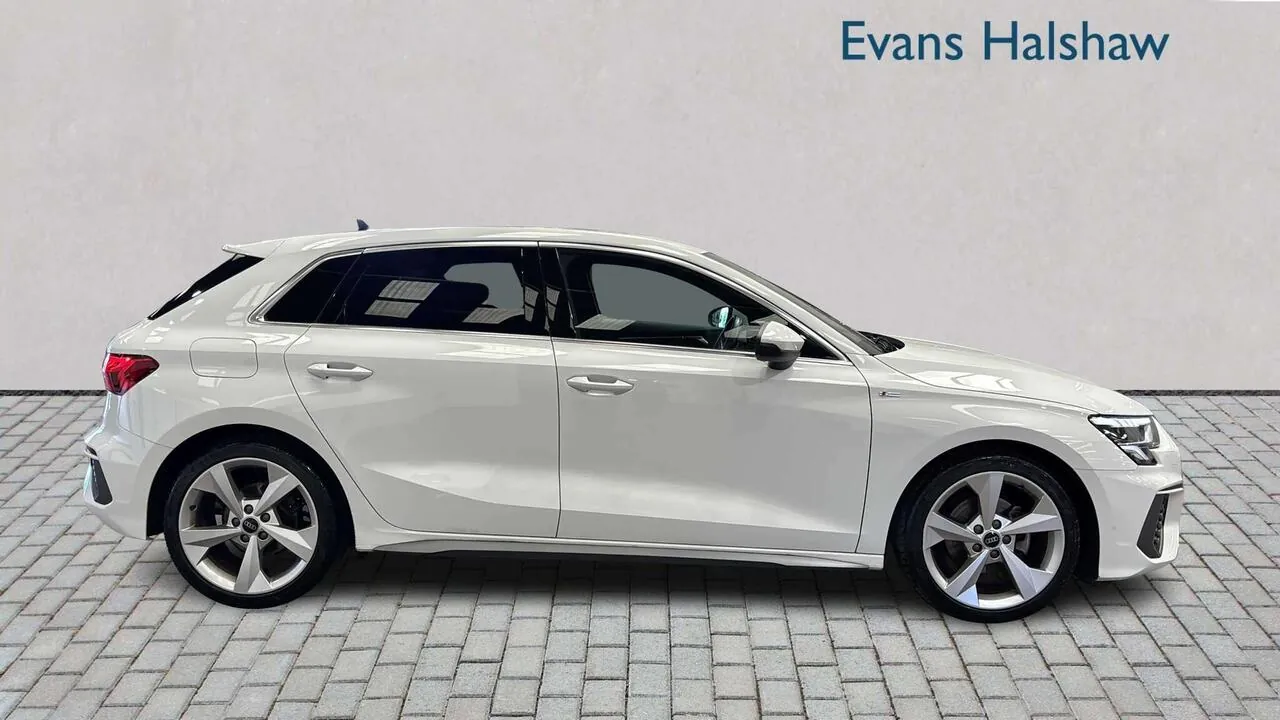 Audi A3 2024 photo 3