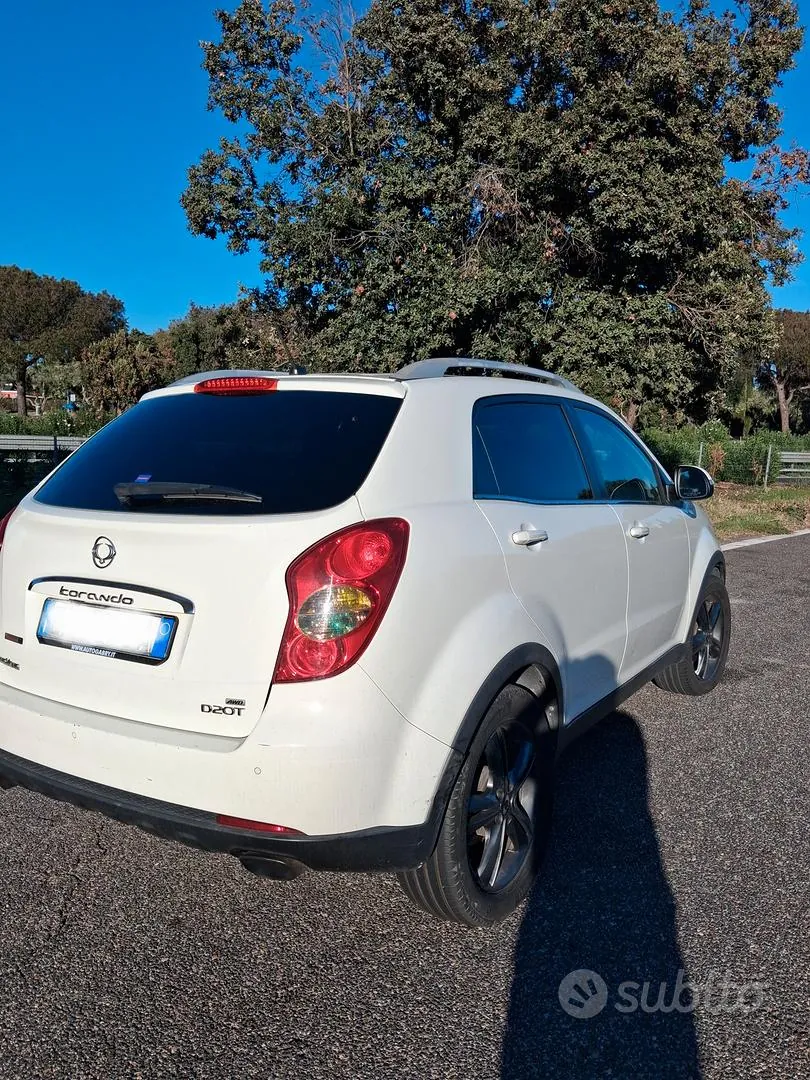 KG Mobility Korando 2013 photo 5