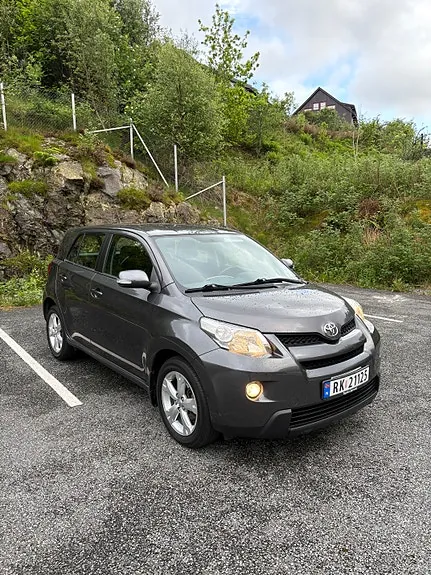 Toyota Urban Cruiser 2010 photo 2