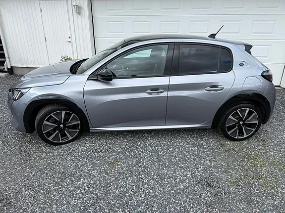 Peugeot 208 2021 photo 2
