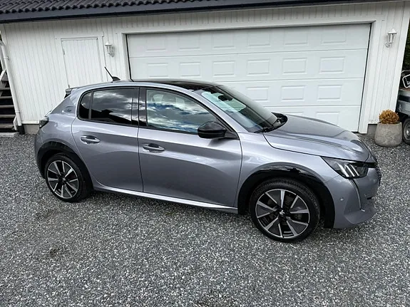 Peugeot 208 2021 photo 3