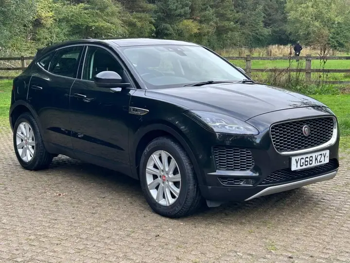 Jaguar E-Pace 2018 photo 3
