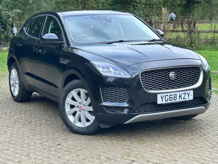 Jaguar E-Pace 2018 photo 2