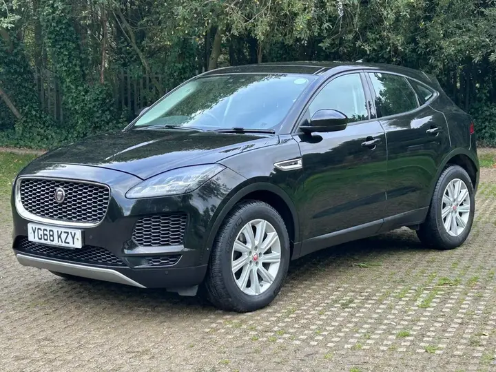 Jaguar E-Pace 2018 photo 5