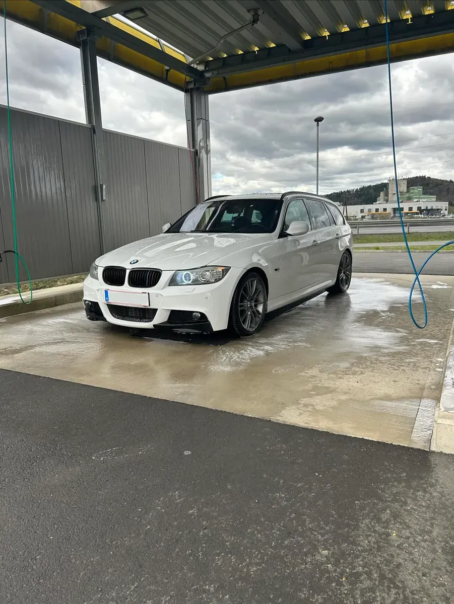 BMW 3 Series 2013 photo 2