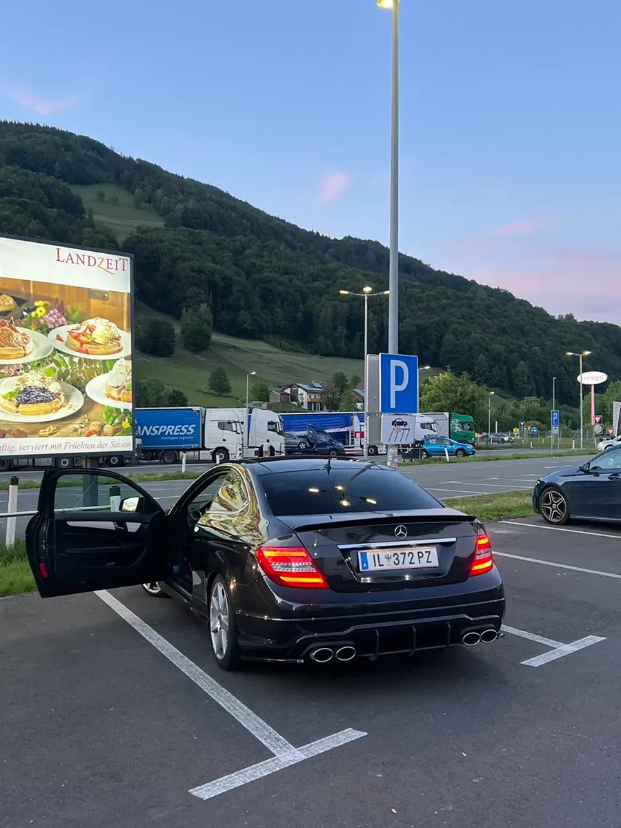 Mercedes-Benz C-Class 2015 photo 2