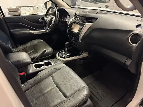 Nissan Navara 2018 photo 5