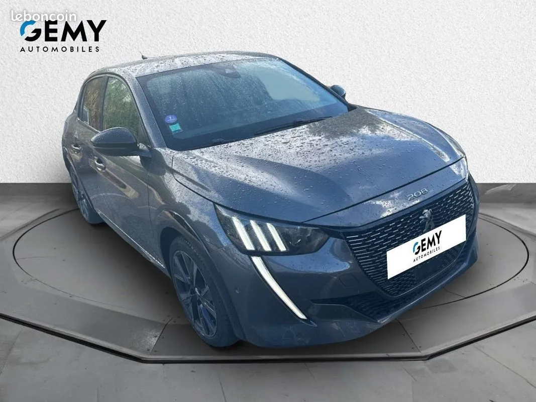 Peugeot 208 2022 photo 3