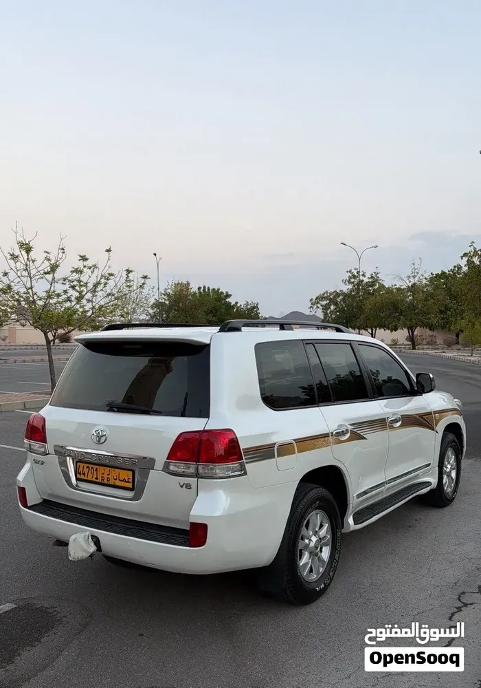 Toyota Land Cruiser 2009 photo 3