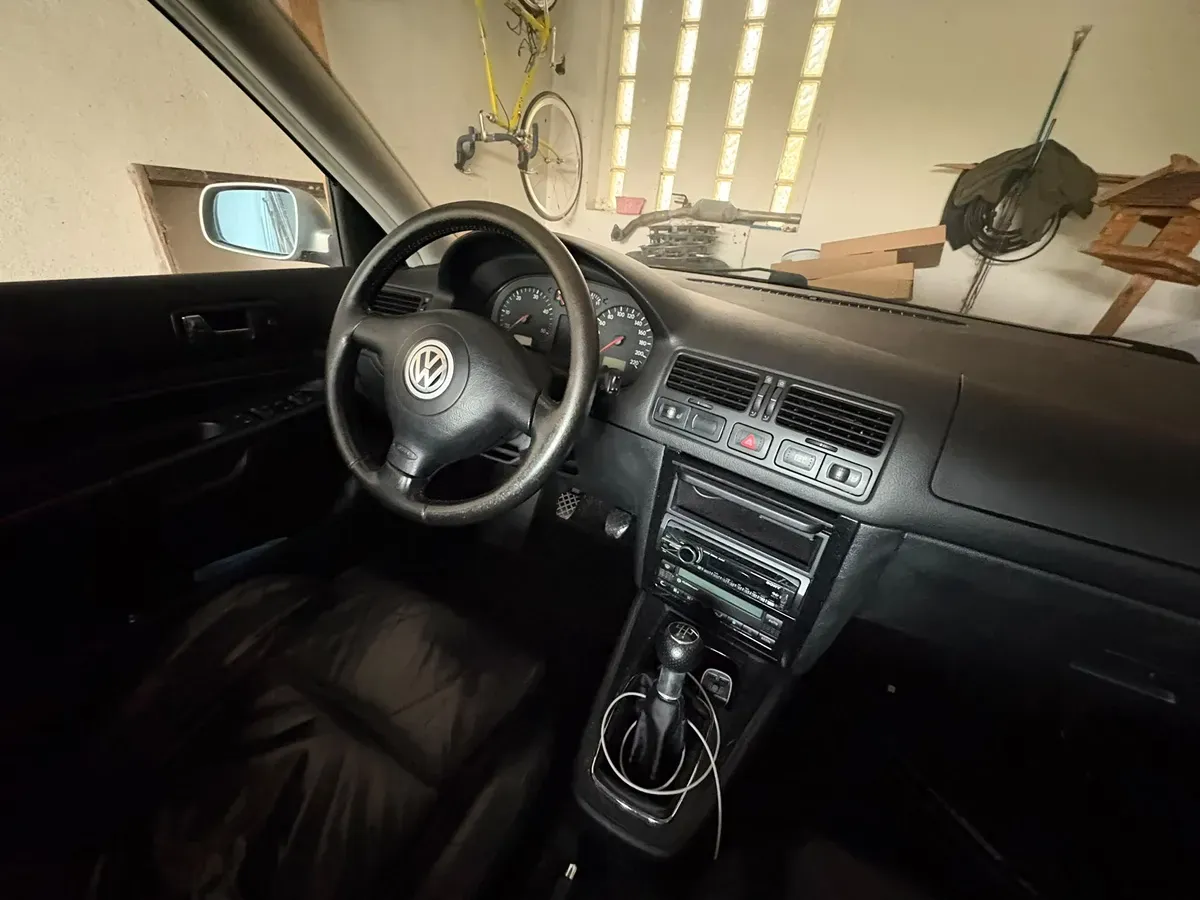 Volkswagen Bora 2001 photo 2