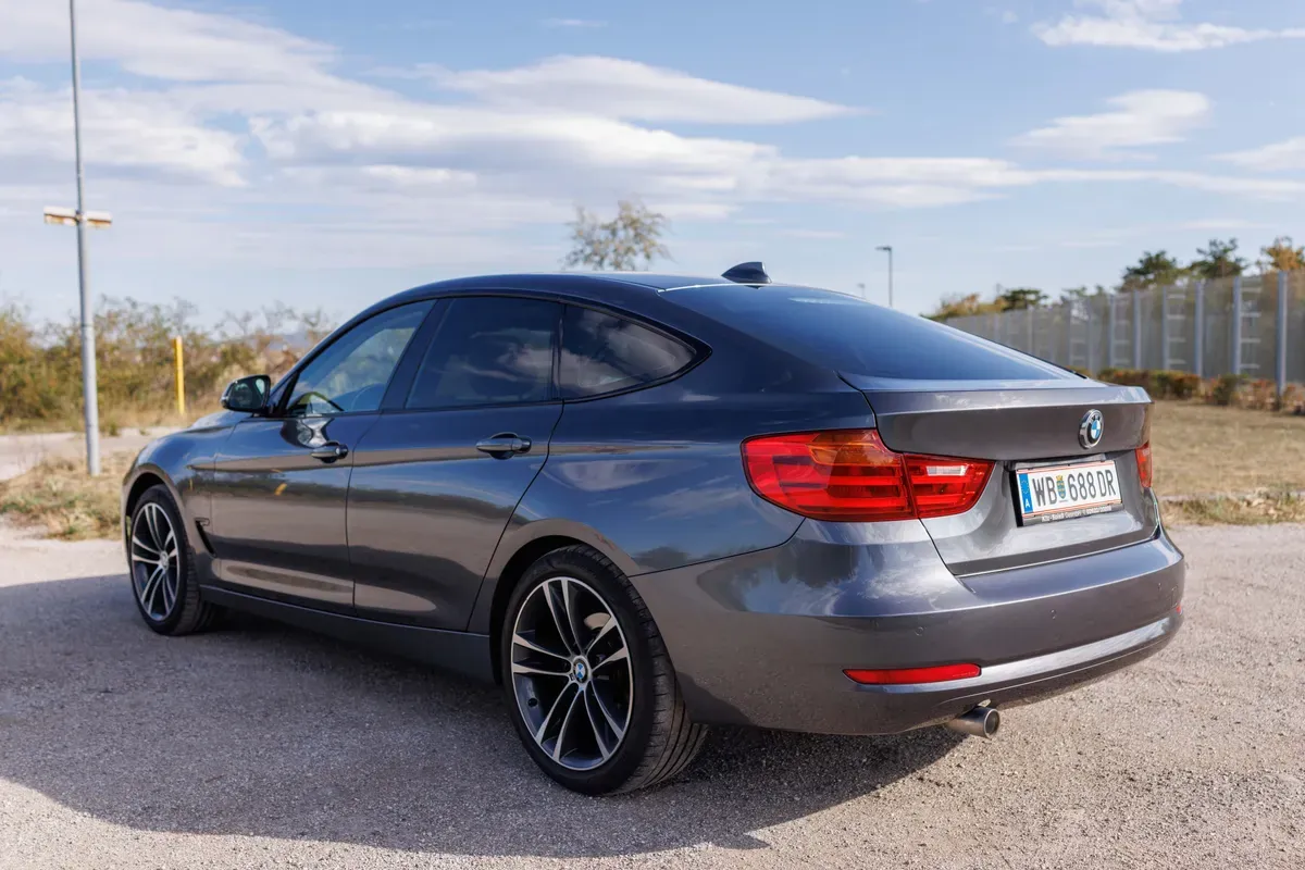 BMW 3 Series 2013 photo 3