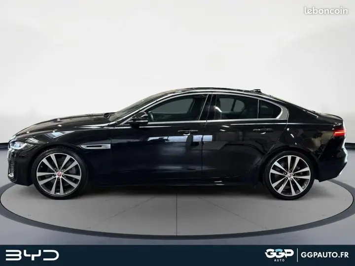 Jaguar Xe 2019 photo 2