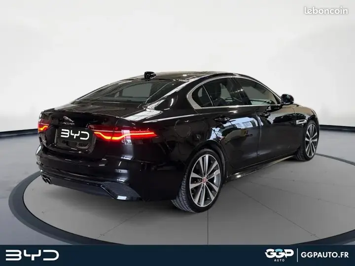 Jaguar Xe 2019 photo 5