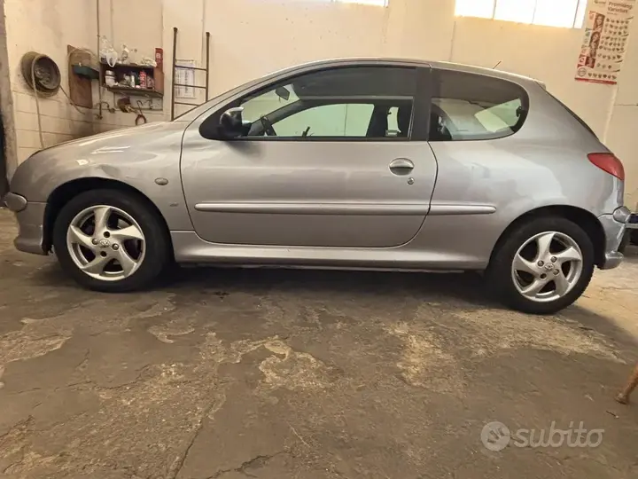 Peugeot 206