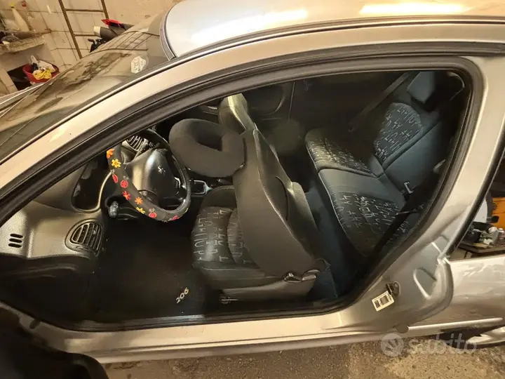 Peugeot 206 2004 photo 4
