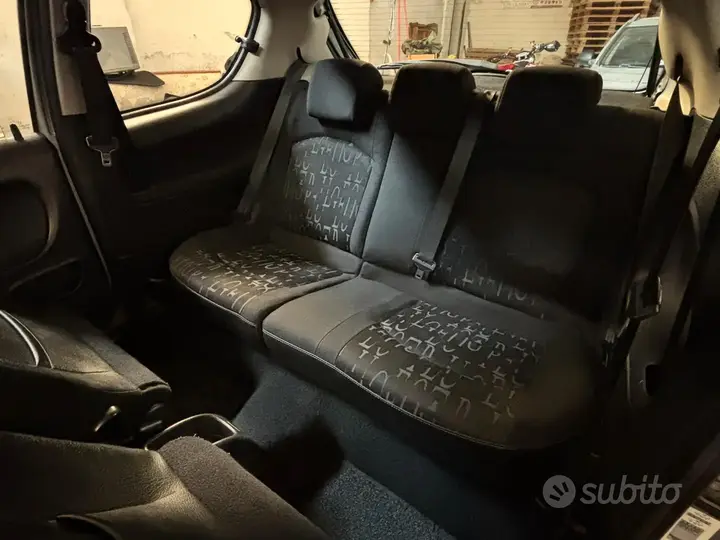 Peugeot 206 2004 photo 5