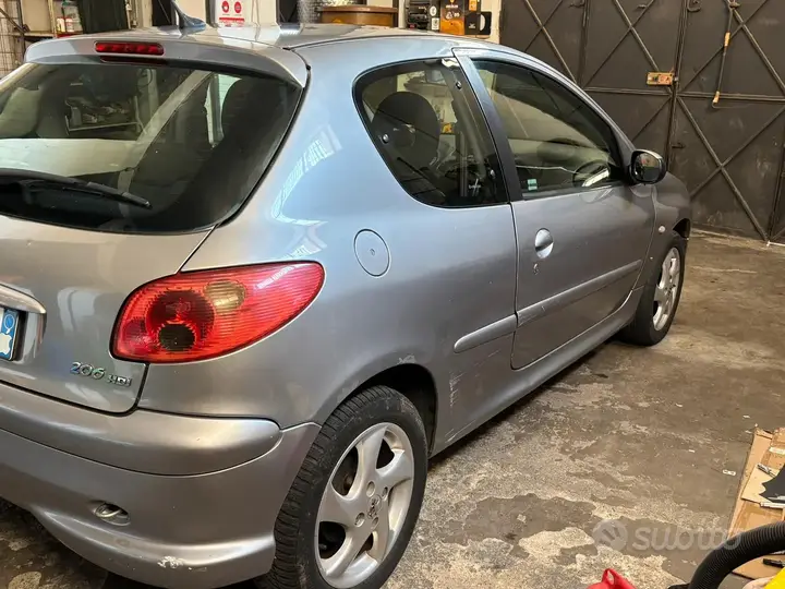Peugeot 206 2004 photo 3