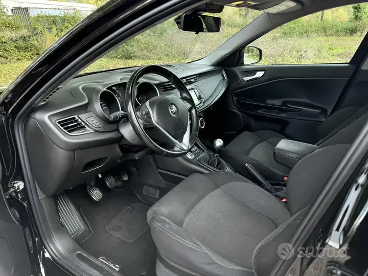 Alfa Romeo Giulietta 2017 photo 3