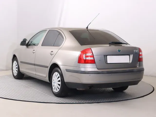 Skoda Octavia 2008 photo 3
