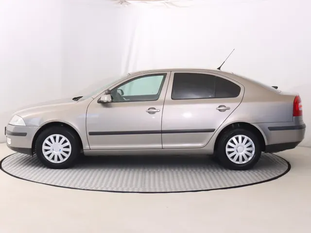 Skoda Octavia 2008 photo 2