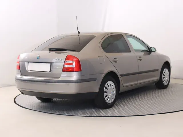Skoda Octavia 2008 photo 4
