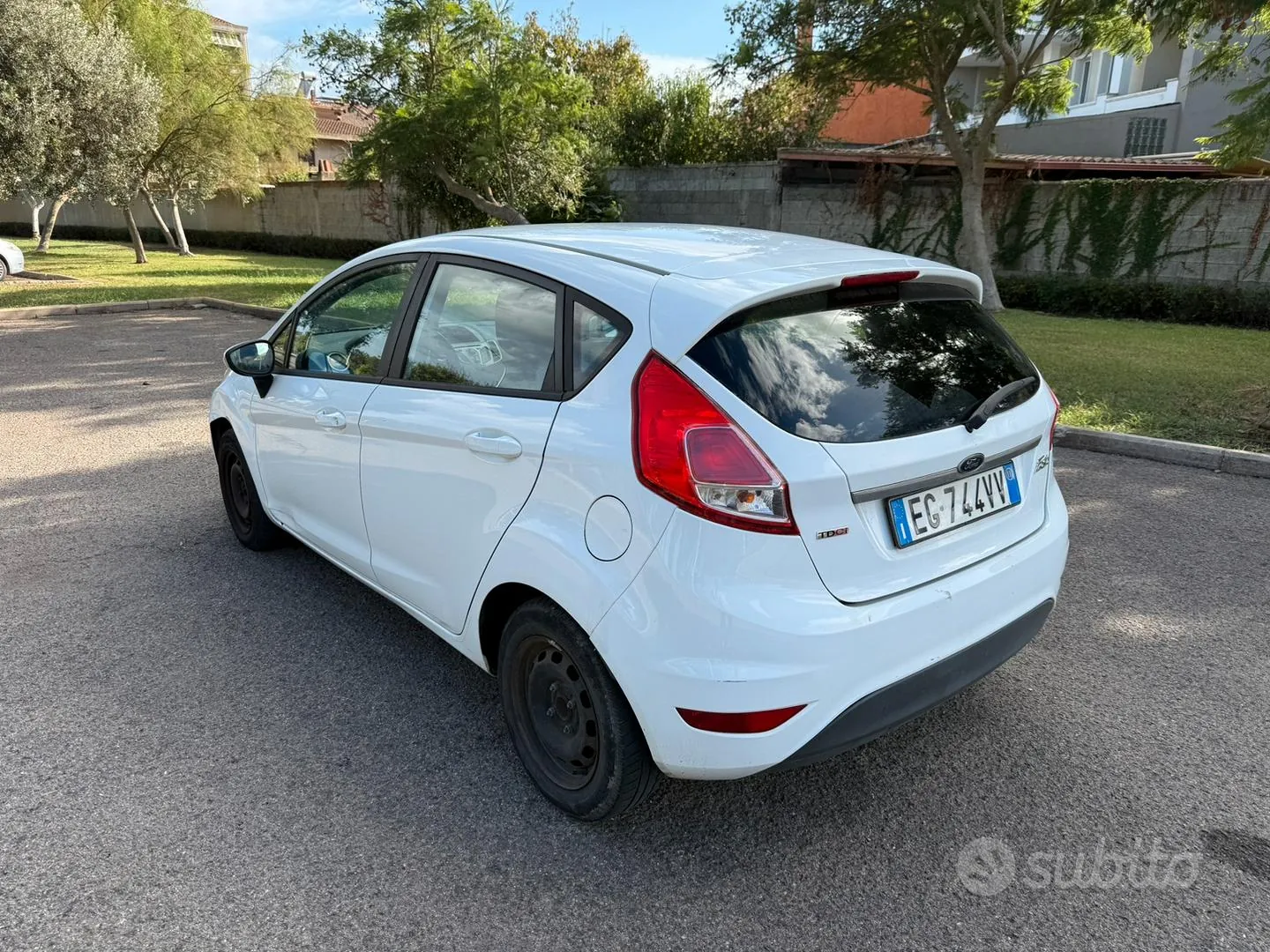 Ford Fiesta 2011 photo 3