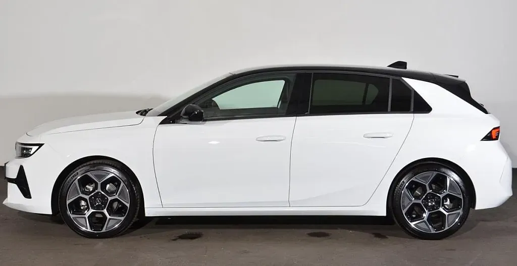Opel Astra 2024 photo 3