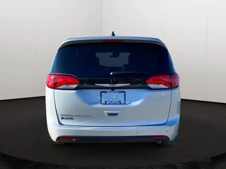 Chrysler Grand Caravan 2026 photo 5